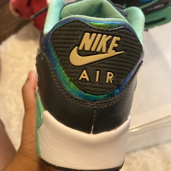 AirMax - Picture 3 of 3